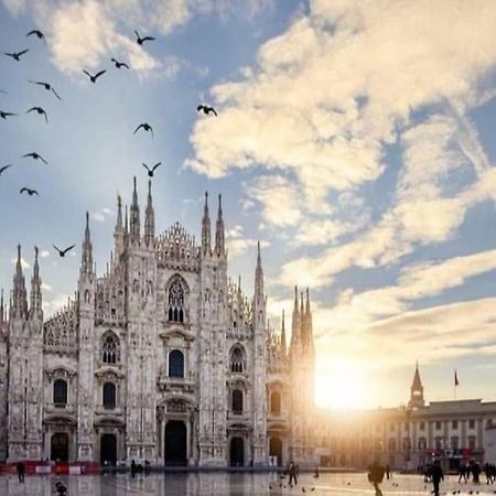 Ad Un Passo Dal Duomo Elegante Appartamento Wifi Mailand Exterior foto