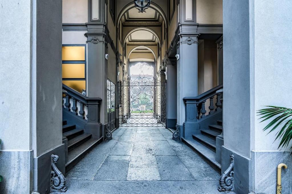 Ad Un Passo Dal Duomo Elegante Appartamento Wifi Mailand Exterior foto