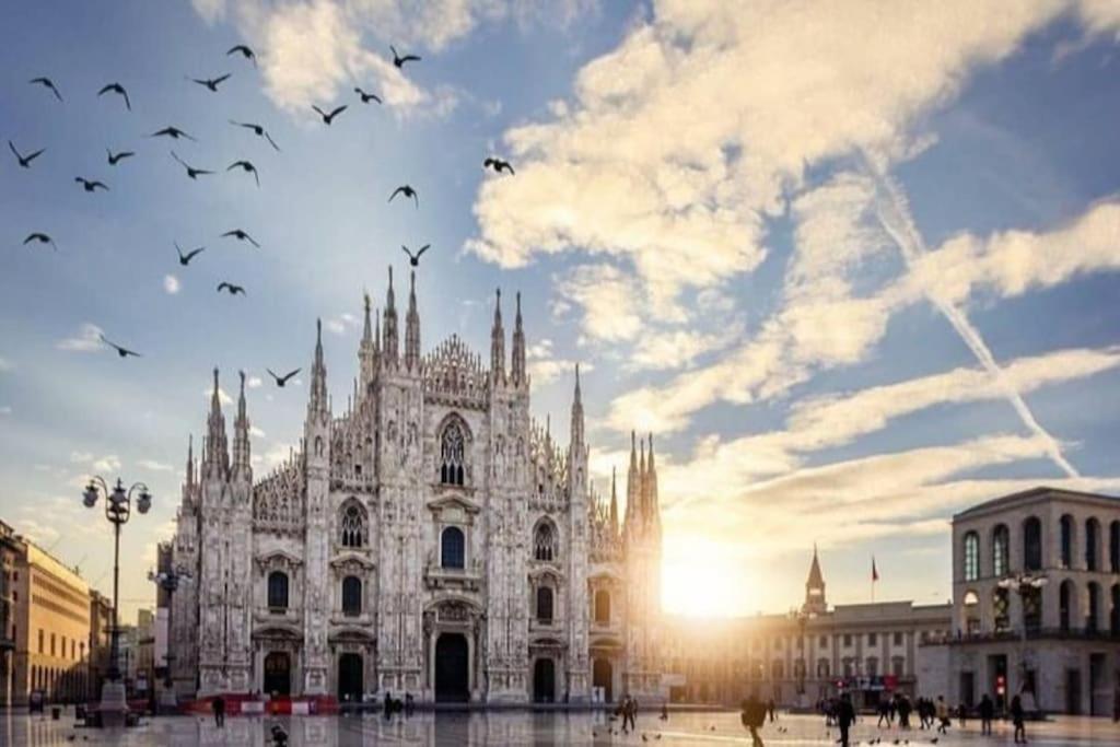 Ad Un Passo Dal Duomo Elegante Appartamento Wifi Mailand Exterior foto